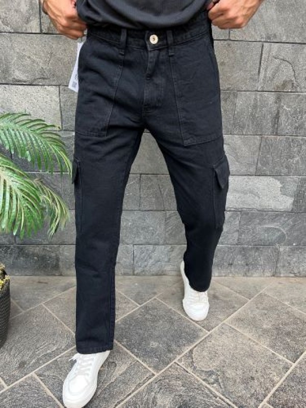                                                  Baggy Style Cargo Black Jeans