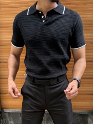                                                                                                                                                                       knitted Collar Black Tshirt