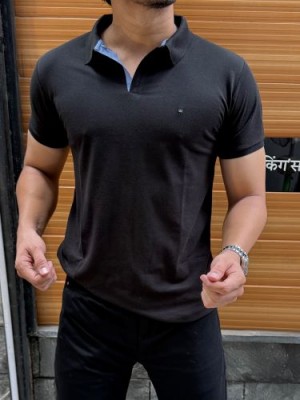                                                                                                                                                                                                         Matty Collar Black Basic Tshirt