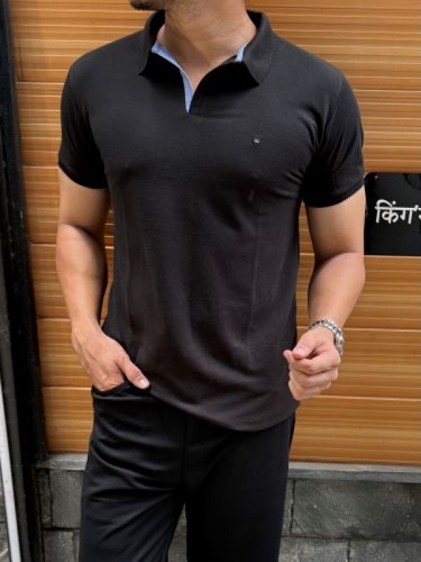                                                                                                                                                                                                         Matty Collar Black Basic Tshirt